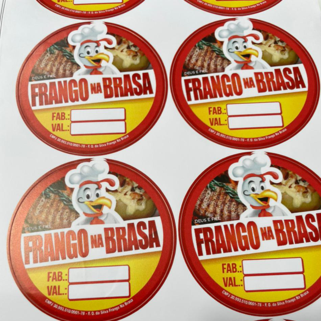 Queijos e laticínios rotulados para freezer