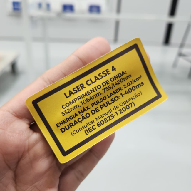 Refeições congeladas com adesivo